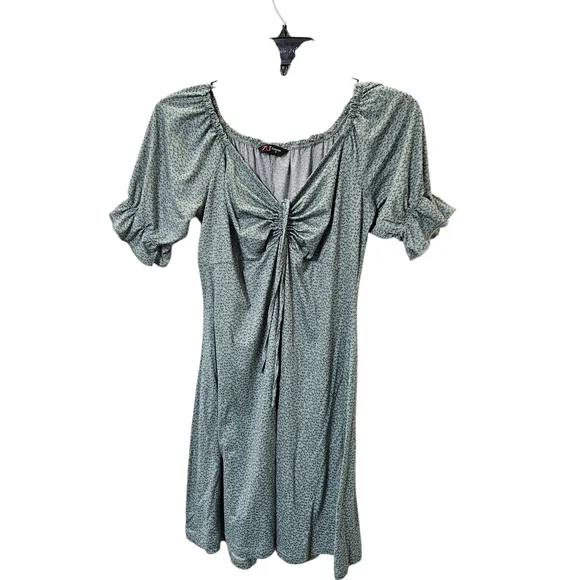 7 Junior Green Short Sleeve Dress with Tie Front Size G - Picture 2 of 13